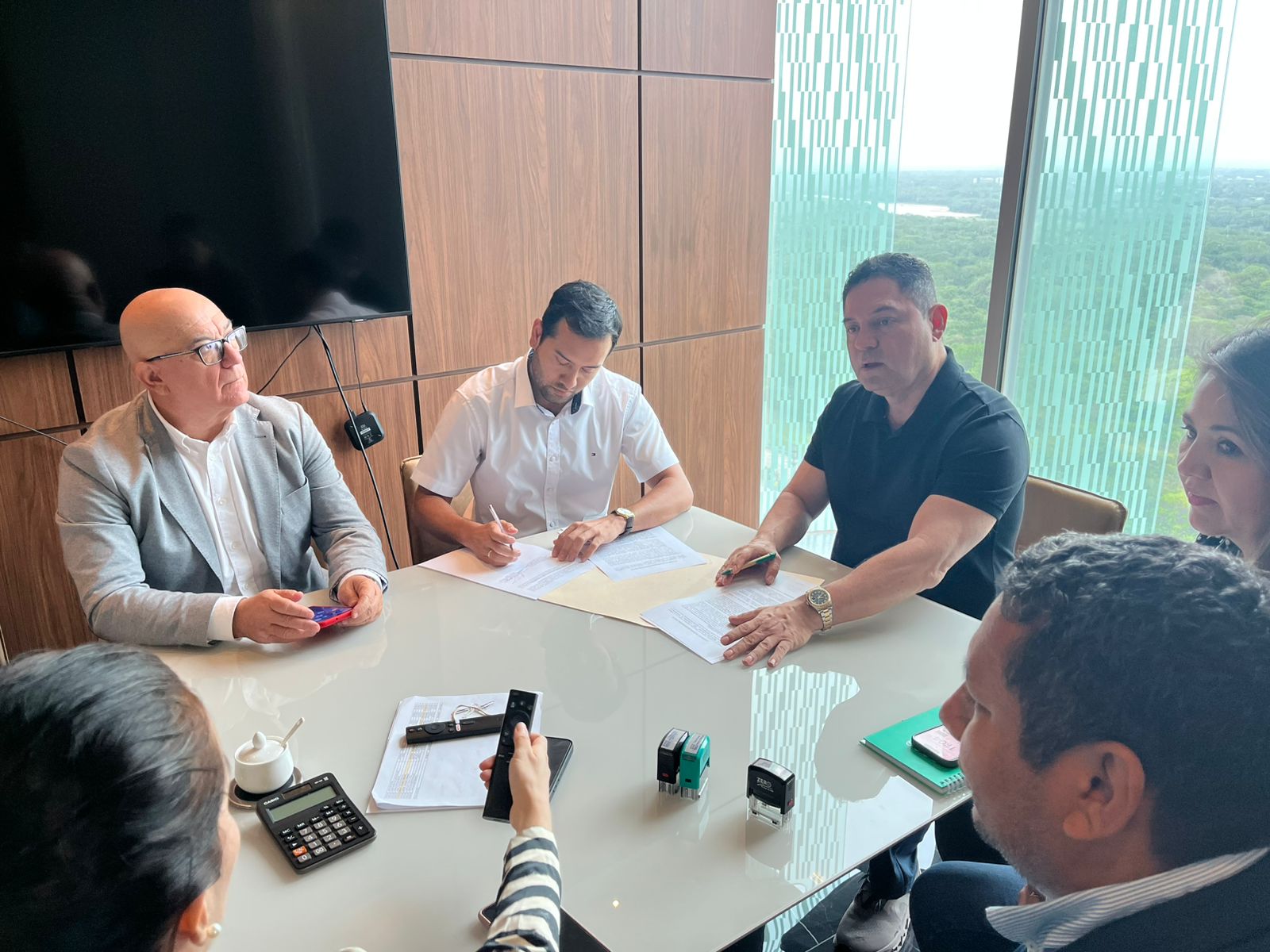 Sopradcon y la CNIB sellan una alianza estratégica para fortalecer el sector inmobiliario en Bolivia